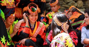 Kalash_women_traditional_clothing-1